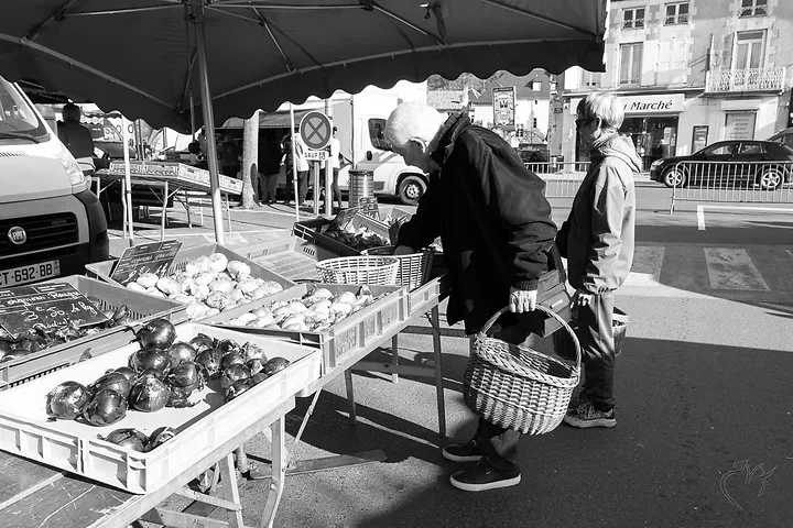 Jour de march&eacute; &agrave; Chauvigny - Photo n°9