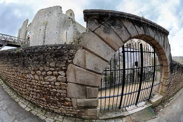 La cit&eacute; de Chauvigny - en Fisheye - Photo n°1