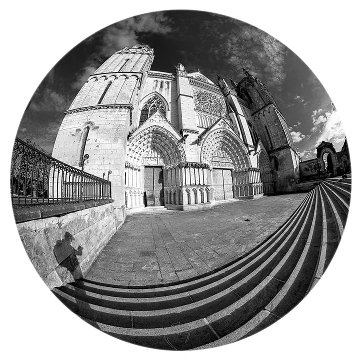 Cath&eacute;drale de Poitiers dans tous ses &eacute;tats - Photo n°3