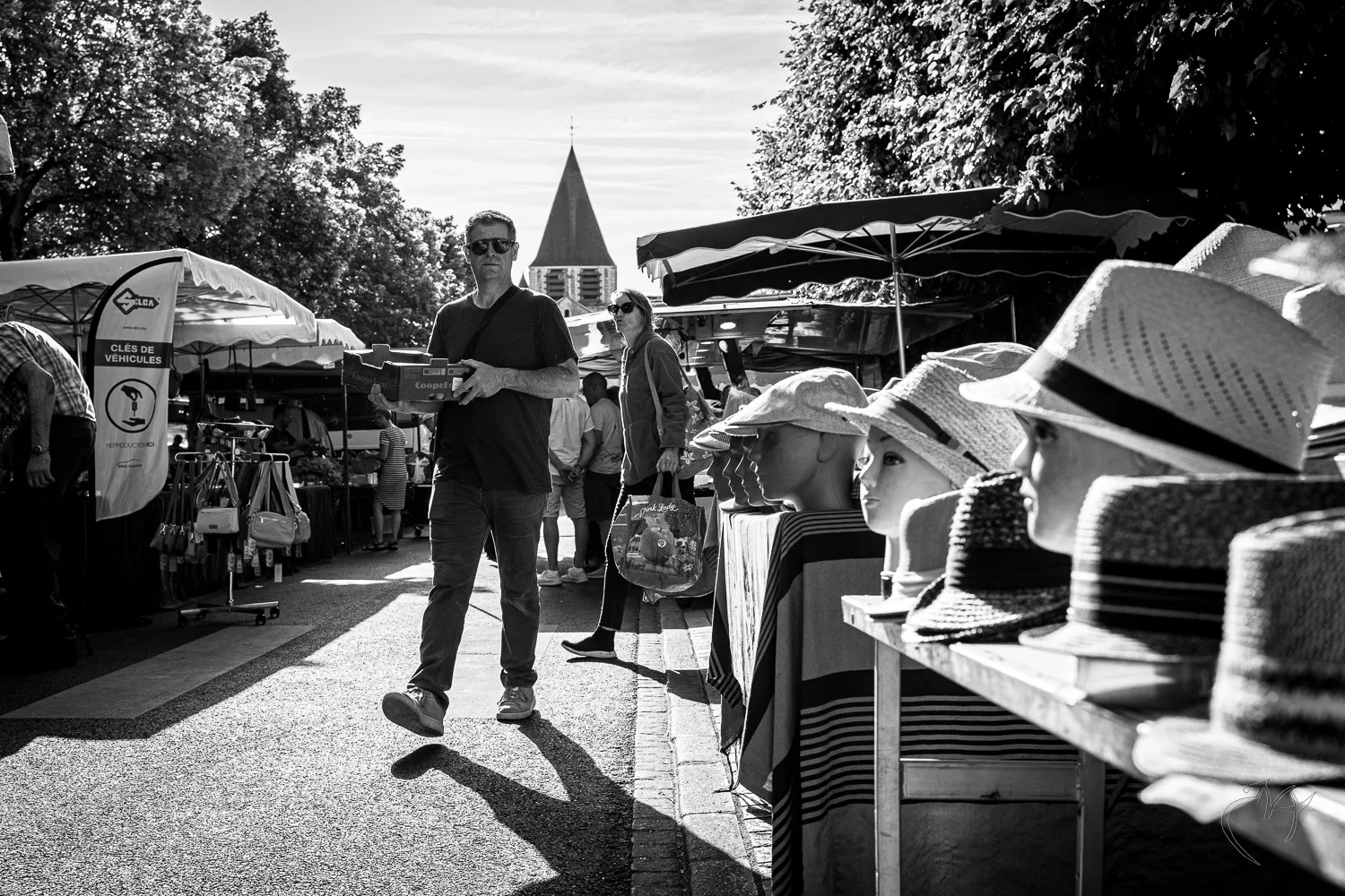 Jour de march&eacute; &agrave; Chauvigny (2) - Photo n°17